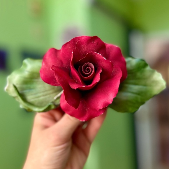 Italian Vintage Rose Dea Capodimonte Collectible Floral Home Decor Collectible - Picture 1 of 8